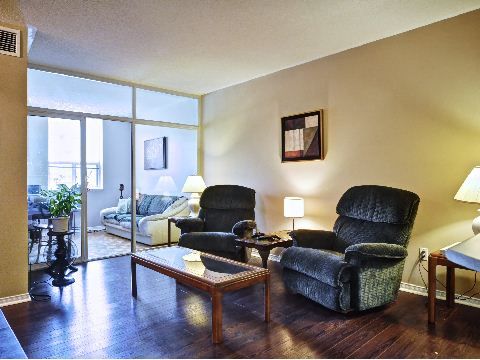 107A - 7398 Yonge St, Vaughan, L4J1V8 | Image 2