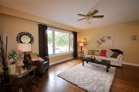 376 Agar Ave, Bradford West Gwillimbury, L3Z1H5 | Image 2