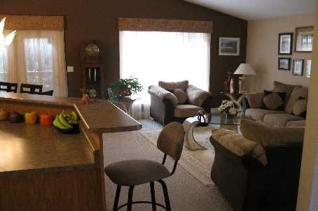 784 Rockaway Rd, Georgina, L0E1S0 | Image 2