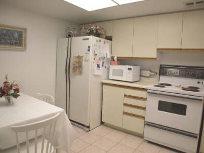 308 - 7440 Bathurst St, Vaughan, L4J7K8 | Image 3