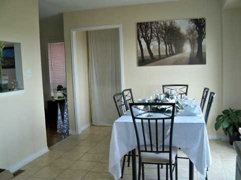 183 Knapton Dr, Newmarket, L3X3B4 | Image 3