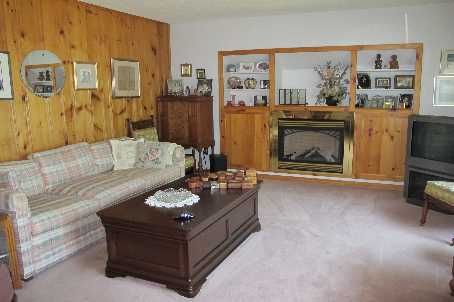 65 Sunset Beach Rd, Richmond Hill, L4E3G7 | Image 2