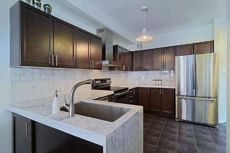 30 Catalpa Cres, Vaughan, L6A0R6 | Image 3