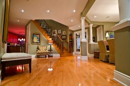 18 Sunrise Ridge Tr, Whitchurch-Stouffville, L4A0C8 | Image 2