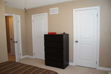 Townhouse sold at 195 Banting Crescent, Essa, Ontario, L0M1B6 - Angus - MLS: N2467896