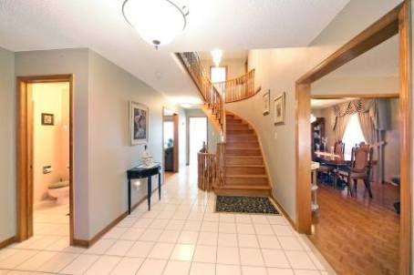 27 Via Nova Dr, Vaughan, L4L7P9 | Image 2