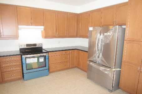 73 Eakin Mill Rd, Markham, L6E1N9 | Image 2