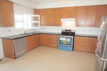 73 Eakin Mill Rd, Markham, L6E1N9 | Image 3