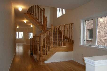 70 Lealinds Rd, Vaughan, L6A0L9 | Image 2