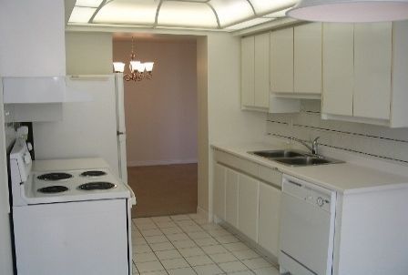 1709 - 7250 Yonge St, Vaughan, L4J7X1 | Image 2