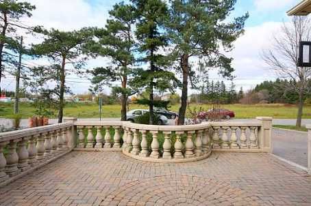 277 Oxford St, Richmond Hill, L4C7V8 | Image 2