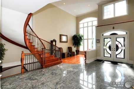 78 Yongehurst Rd, Richmond Hill, L4C3T2 | Image 2