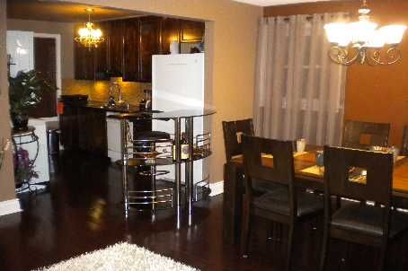 120 Pugsley Ave, Richmond Hill, L4C1Z9 | Image 2