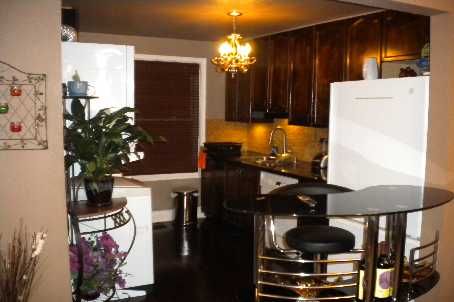 120 Pugsley Ave, Richmond Hill, L4C1Z9 | Image 3