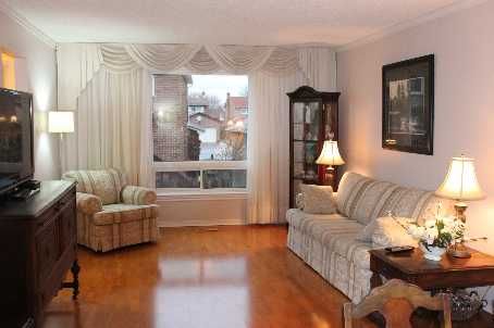 14 Kemsing Crt, Markham, L3R4P7 | Image 3