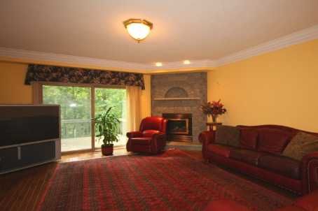 661 Wellington St W, Aurora, L4G6J7 | Image 3