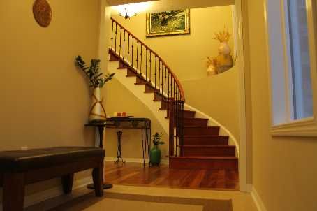 158 Worthington Ave, Richmond Hill, L4E4N7 | Image 3