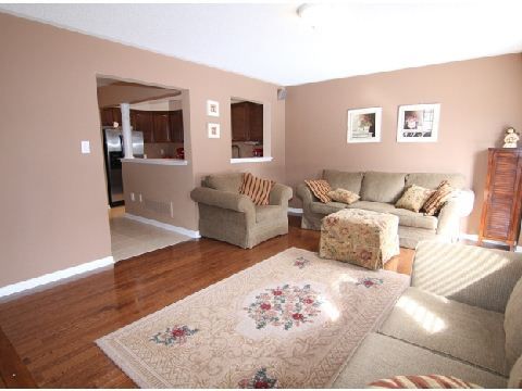 212 Venice Gate Dr, Vaughan, L4H0G1 | Image 3