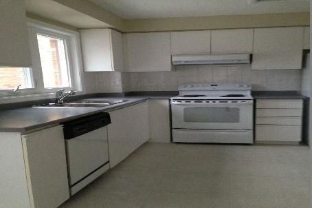 37 Old Firehall Lane, Vaughan, L4L8W3 | Image 2