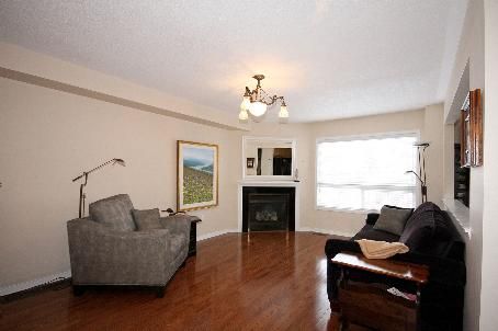 109 Collis Dr, Aurora, L4G7V2 | Image 3
