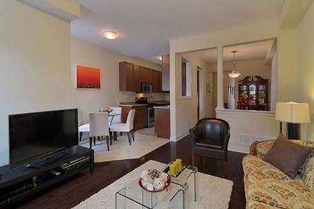 422 Lady Nadia Dr, Vaughan, L6A4E8 | Image 3