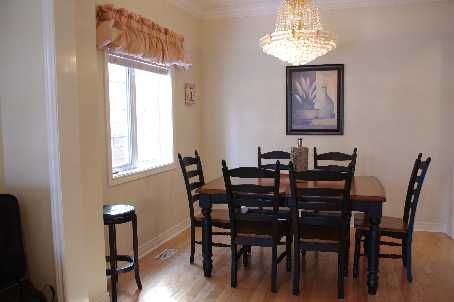 17 Monaco Cres, Richmond Hill, L4S1X6 | Image 2