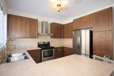 397 Mantle Ave, Whitchurch-Stouffville - Stouffville image-0-4