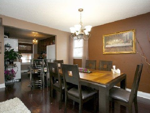 120 Pugsley Ave, Richmond Hill, L4C1Z9 | Image 2