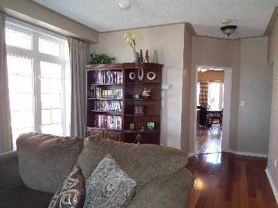 35 Rainbow Valley Cres, Markham, L6E1M1 | Image 2