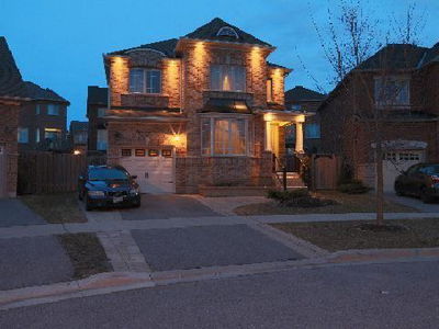 Detached House sold at 80 Cozens Drive, Richmond Hill, Oak Ridges, L4E4W8 - MLS: N2612981