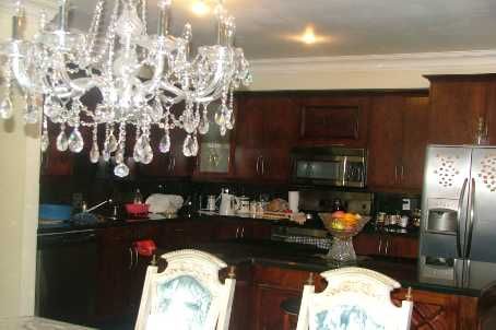 31 Northgate Cres, Richmond Hill, L4B2K8 | Image 3