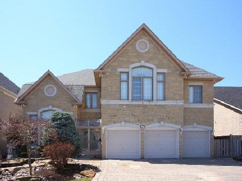 Detached House sold at 27 Brimwood Crescent, Richmond Hill, Bayview Hill, L4B4B6 - MLS: N2619049