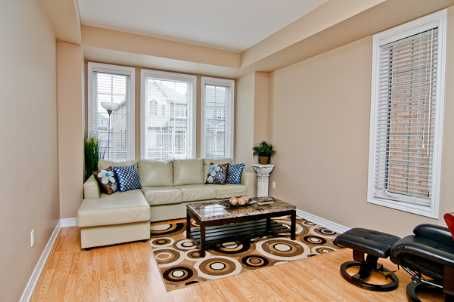 14 Duncan Rd, Markham, L6B0T4 | Image 2