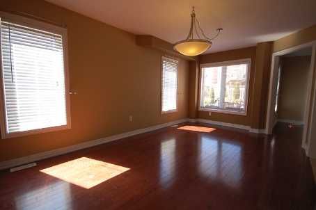 55 Christina Cres, Bradford West Gwillimbury, L3Z0B1 | Image 3