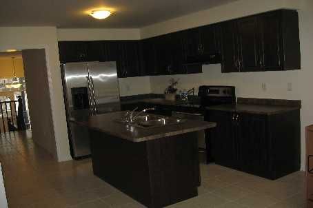 50 Ken Bishop Way, Newmarket, L3X3J6 | Image 2