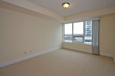 Unit 905 — 30 North Park Rd, Vaughan - Beverley Glen image-0-4