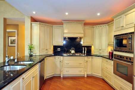 20 Blackforest Dr, Richmond Hill, L4E2P5 | Image 3