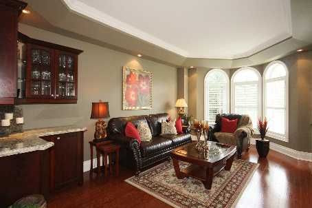 2 Treeview Ave, Whitchurch-Stouffville, L4A1R1 | Image 2