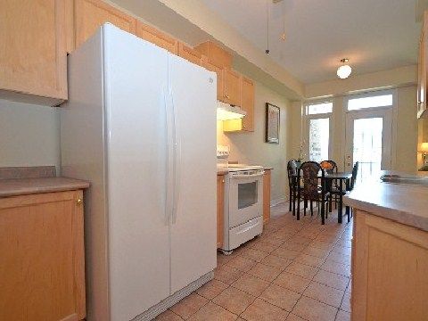 34 Cameo Dr, Richmond Hill, L4S2C3 | Image 2