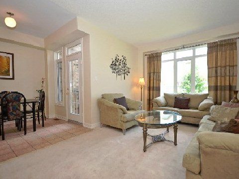 34 Cameo Dr, Richmond Hill, L4S2C3 | Image 3