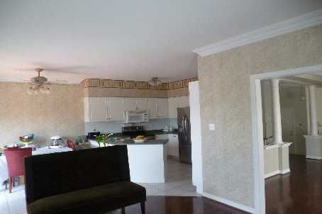 75 Nottingham Dr, Richmond Hill, L4S2A1 | Image 3