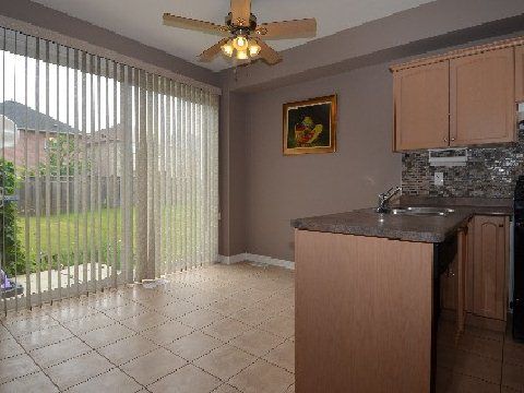51 Oxfordshire St, Markham, L6C2Z8 | Image 3