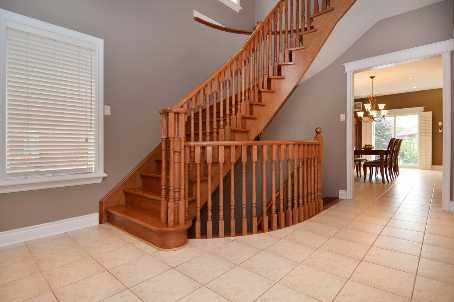 31 Water Garden Lane, Vaughan, L4H1N2 | Image 2