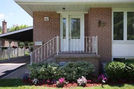 Detached House sold at 35 Aurora Heights Drive, Aurora, Aurora Heights, L4G2W6 - MLS: N2685456