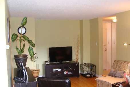 302 - 180 Dudley Ave, Markham, L3T4X2 | Image 3