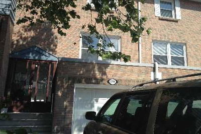 Townhouse sold at 1718 John Street, Markham, Ontario, L3T1Y9 - Bayview Fairway-Bayview Country Club Estates - MLS: N2696840