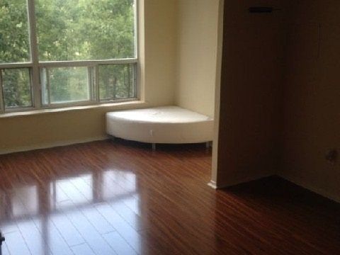 511 - 326 Major Mackenzie Dr E, Richmond Hill, L4C1J3 | Image 3