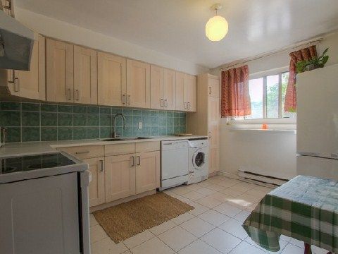 8 - 100 Henderson Ave, Markham, L3T2K8 | Image 2