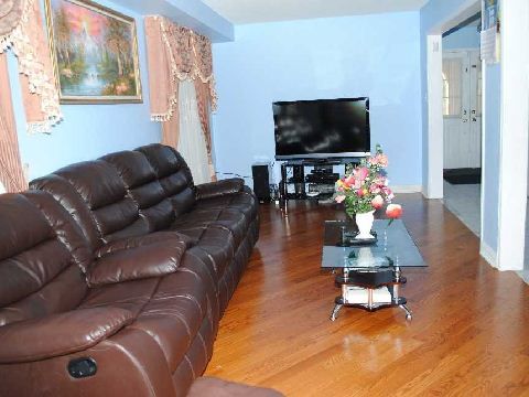 19 Charles Brown Rd, Markham, L3S4T3 | Image 2