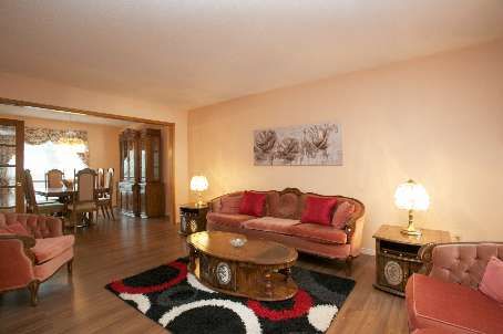 125 Green Bush Cres, Vaughan, L4J5M3 | Image 2